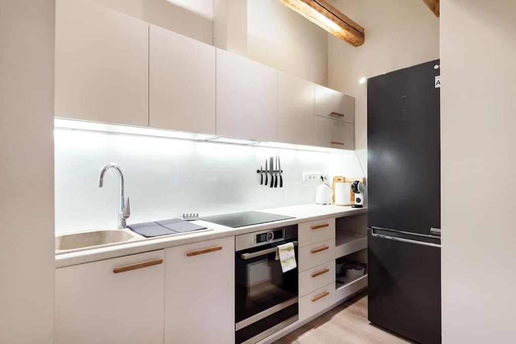 Luxury Apartment In Gedimino Av. Vilnius Exterior photo